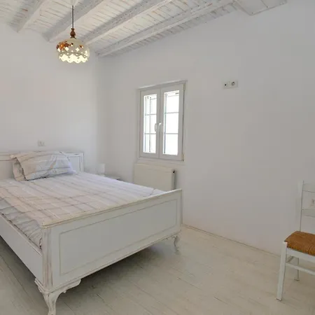 Mykonos 4 Bedroom Cycladic With Free Parking