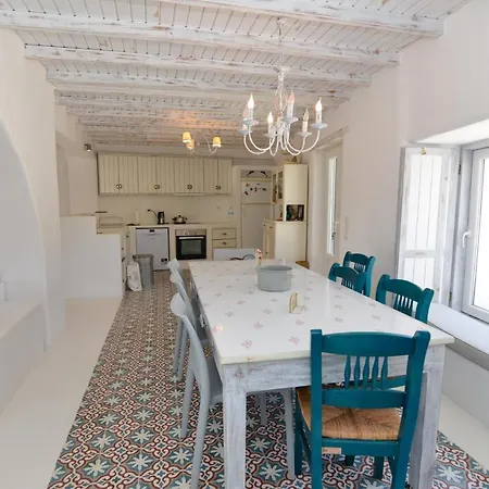 Mykonos 4 Bedroom Cycladic With Free Parking Villa