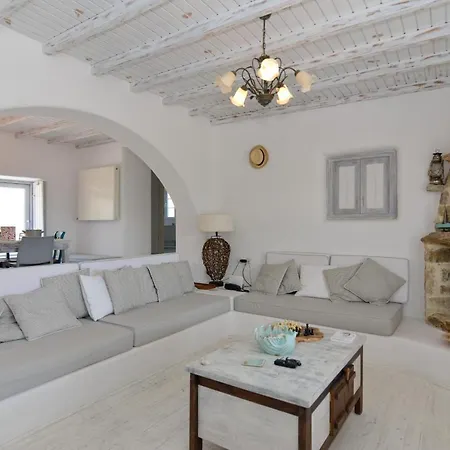 Mykonos 4 Bedroom Cycladic With Free Parking